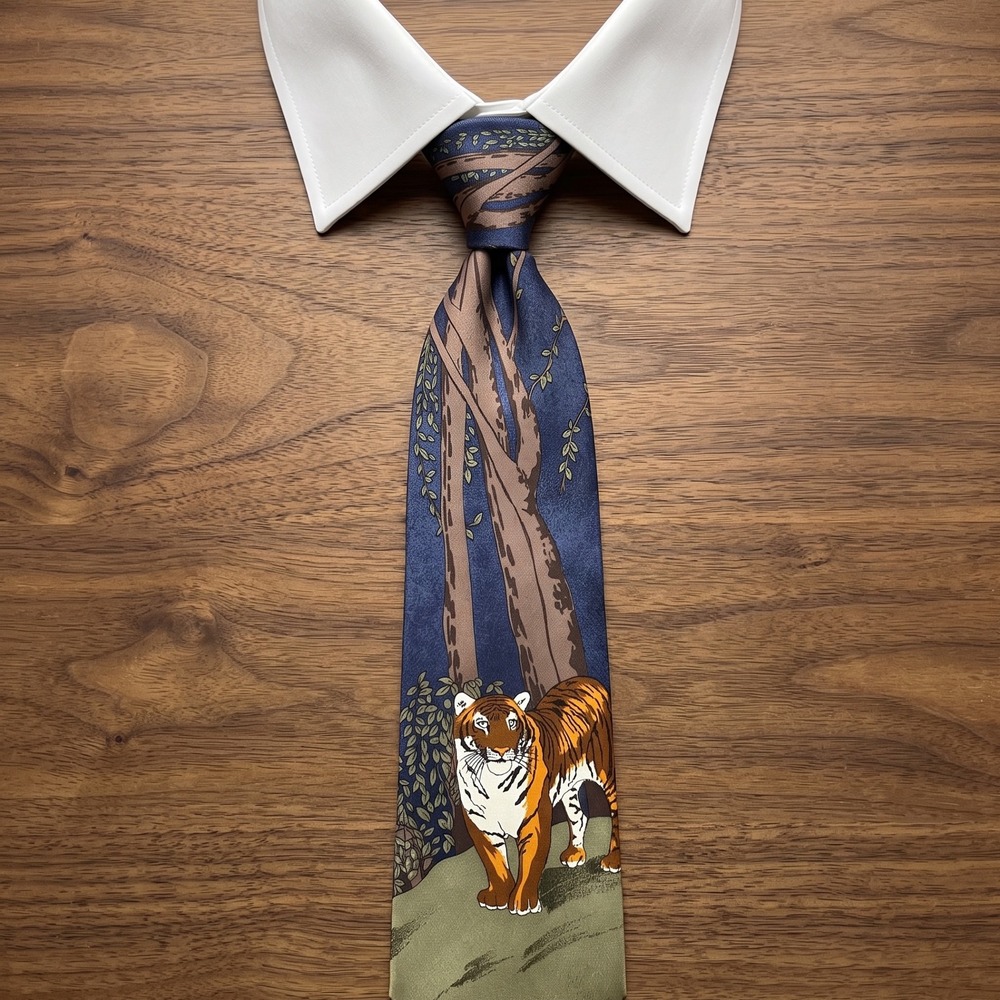 Vintage 1991 WWF World Wildlife Fund Bengal Tiger Silk Tie Blue Design 145 USA